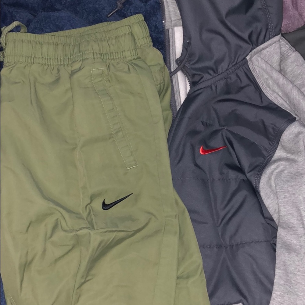 Nike zip up and joggers L/XL